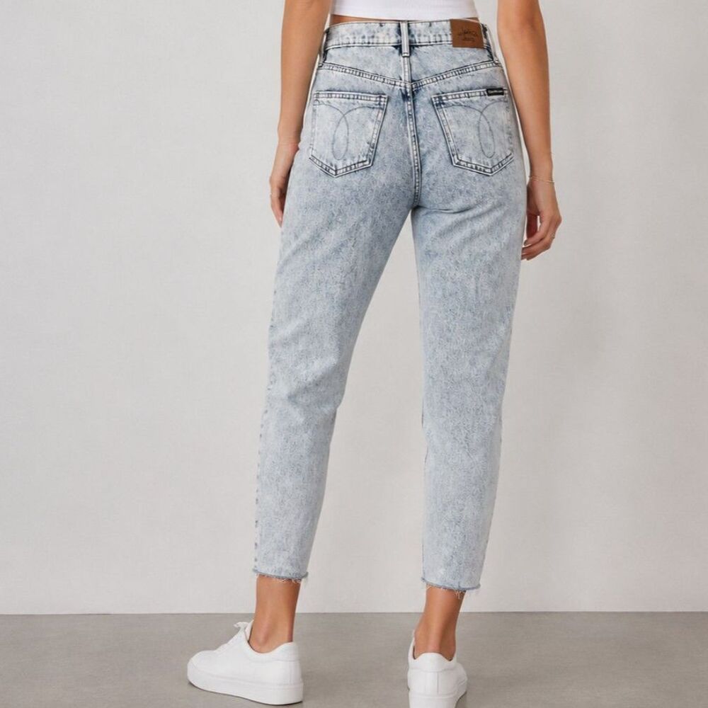 Calvin Klein Vintage Acid Wash High Waist Jeans - Size 27 - NWT